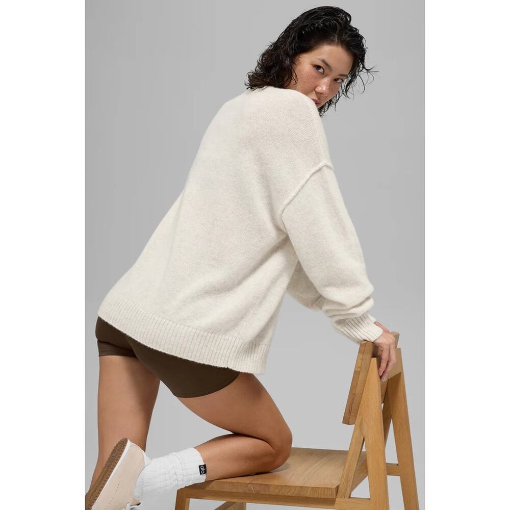 NWT Alo Yoga Unisex Wool Cashmere New Class Crewneck Sweater Bone Heather Sz L - Picture 3 of 5